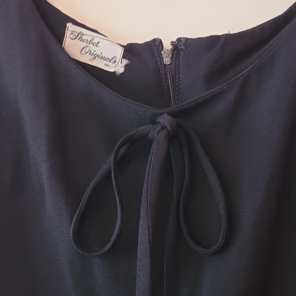 Elegant Black Midi Sheath Dress Scoop Neck - Picture 2 of 4
